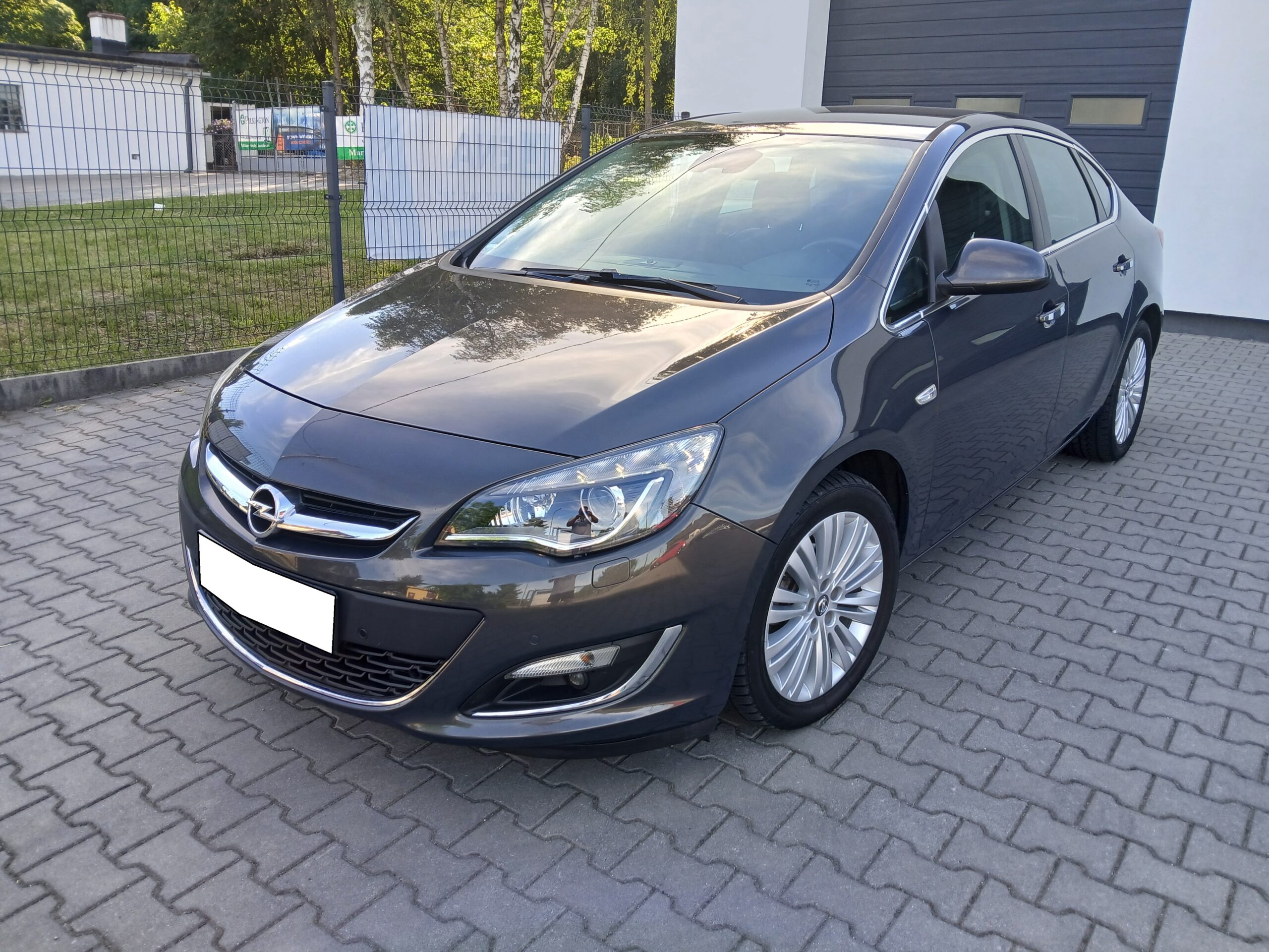 Opel Astra J 1.4 1.4T 140KM Automat Xenon Ledy Półskóry Chrom Idealna