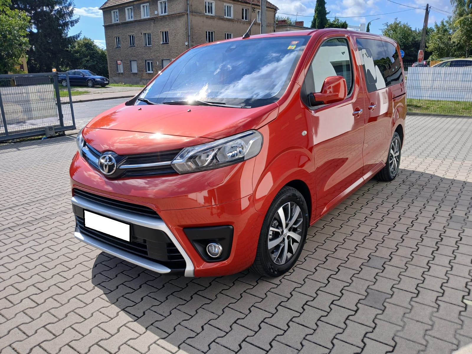 Toyota ProAce 2,0-l-D-4D L1 (8-Si.) Verso Family Comfort